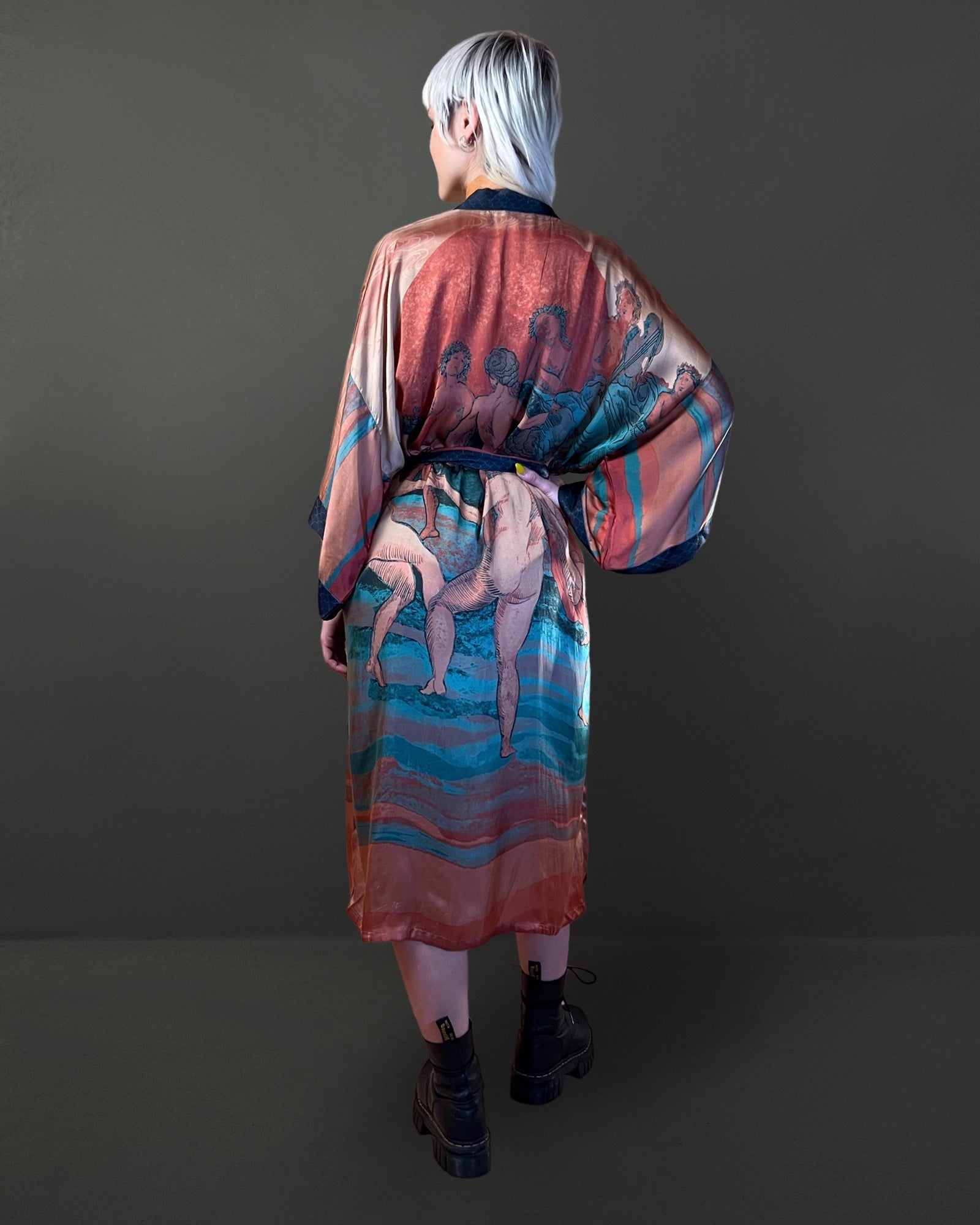 Sun Dance Kimono Qinkimo
