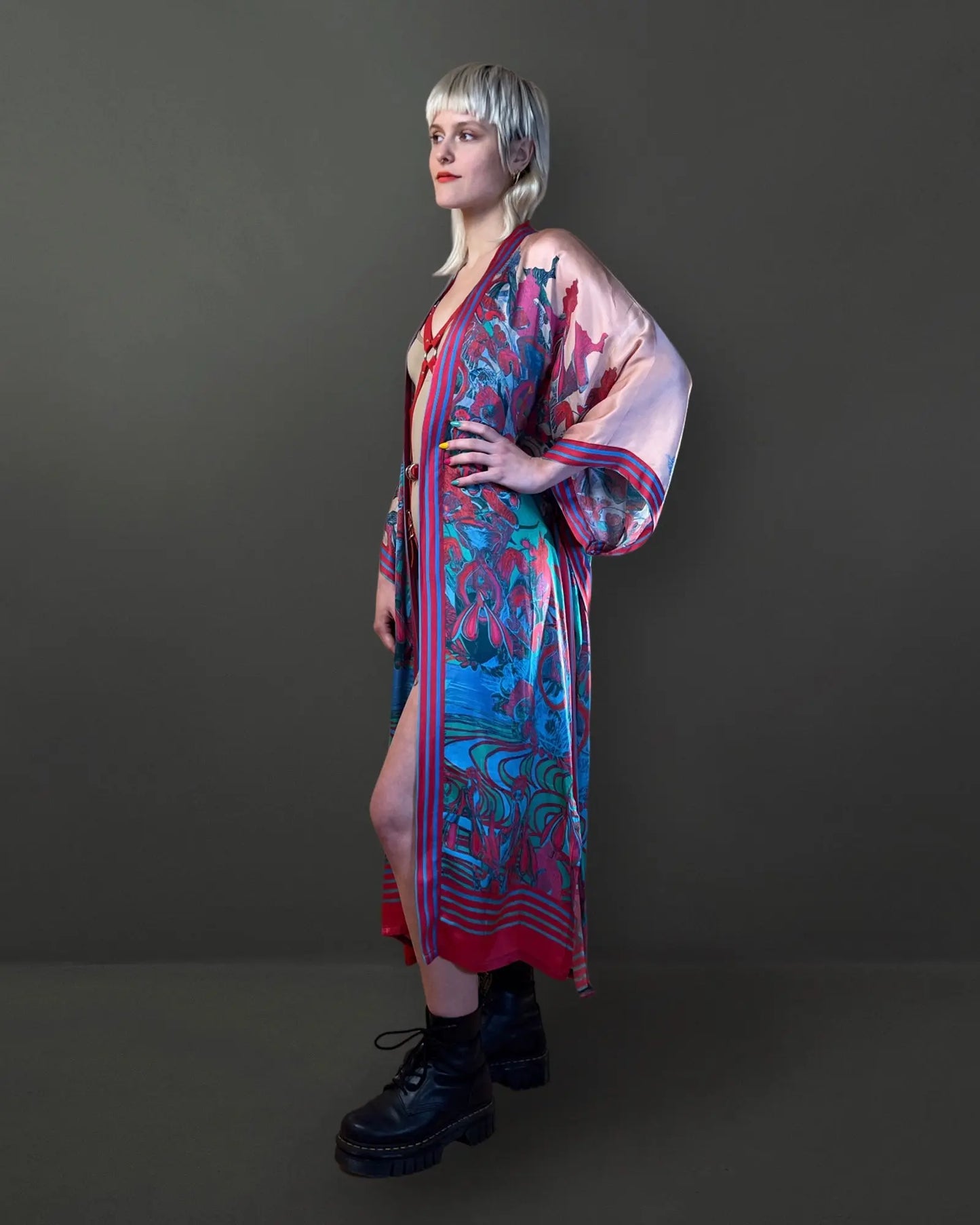 Happy Clit Kimono Pink Qinkimo